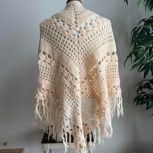 Vintage Buttercream Knit Shawl - boho 70s poncho wrap yellow fringe